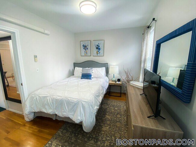 Photo - 1004 Tremont St Unidad 2