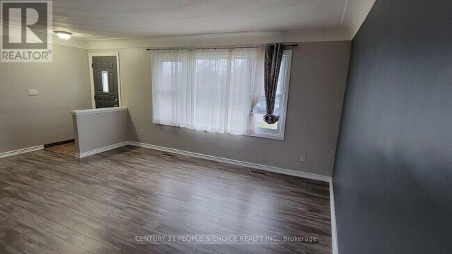 Photo - 245 Foxbar Rd