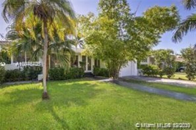 Photo - 9264 Dickens Ave