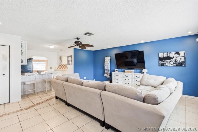 1430 SE Ocean Ln