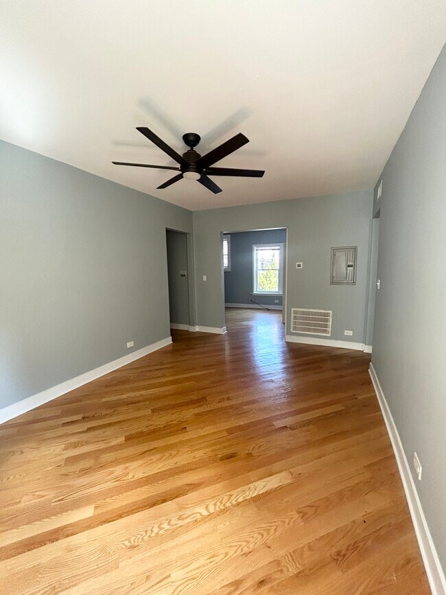 Photo - 1644 W Pratt Blvd Unit 2E