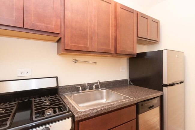 Photo - 852 W Diversey Pkwy Unit 6H