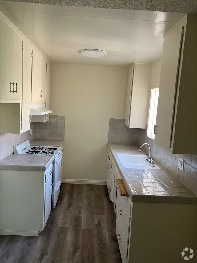 221J - 217 W Tujunga Ave Rental