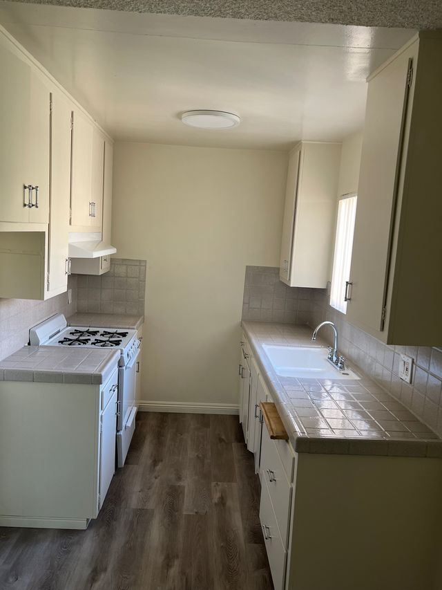 221J - The Burbank Towers Rental