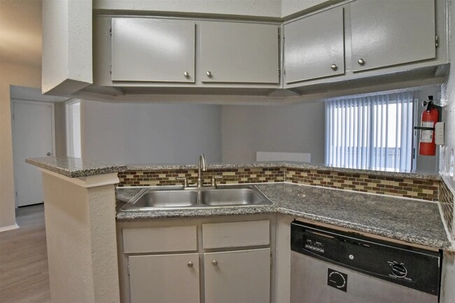 Photo - 2700 S Dairy Ashford Rd Unidad 502C