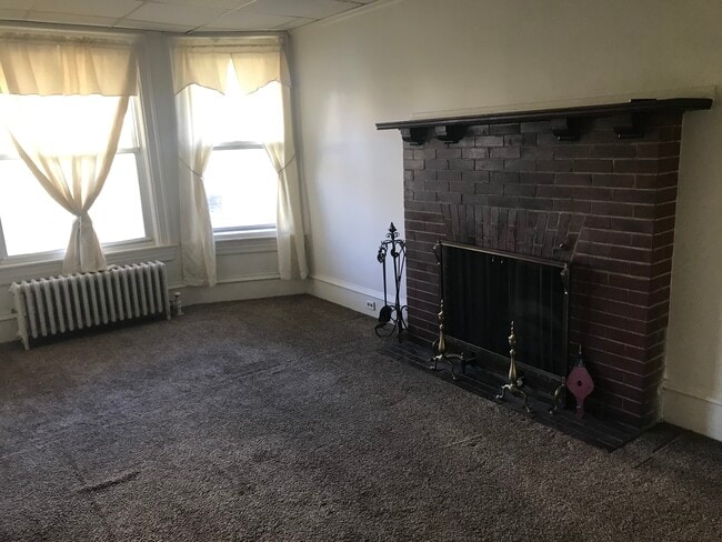 Living Room - 732 Harrison Ave Unit B