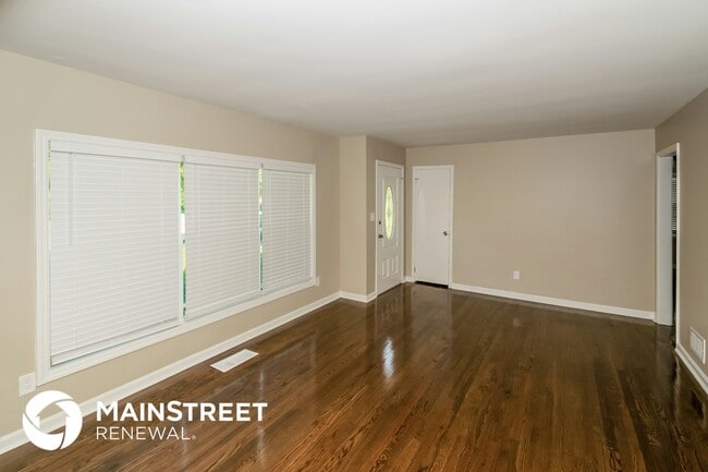 Photo - 545 Goldenrod Dr