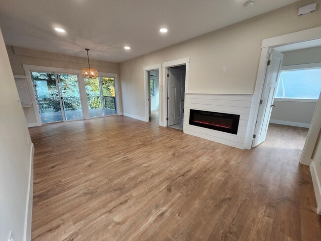 Photo - 4905 SE Harney Dr Unit 4905 SE Harney drive Portland OR 97206