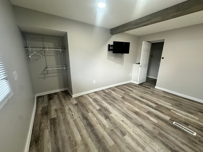 Building Photo - 47 W Bridge St Unit 2 downstairs