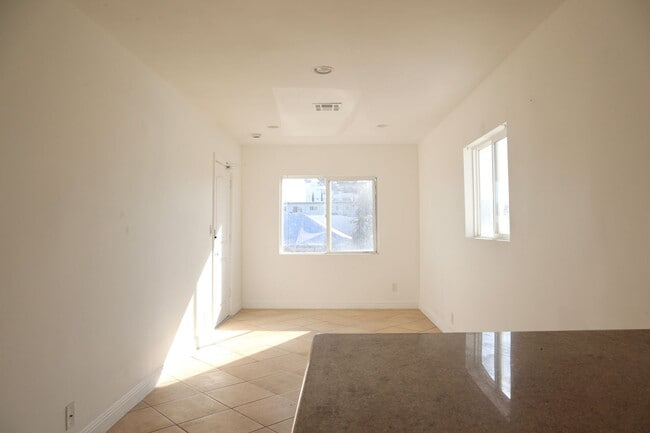 Photo - 2bed2bath Apartment in Heart of Pico Robertson! Unidad 6