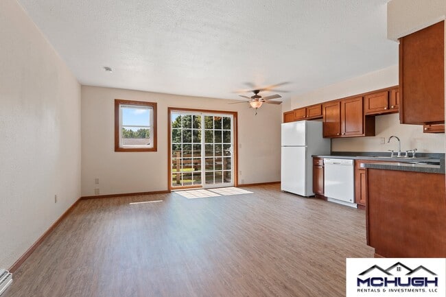 Photo - 527 Northridge Dr
