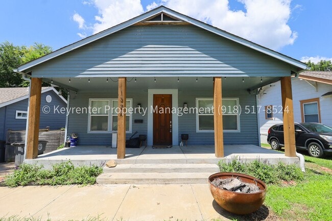 Building Photo - Charming 3 Bed, 2 Bath Bungalow Near Downtown Tulsa!