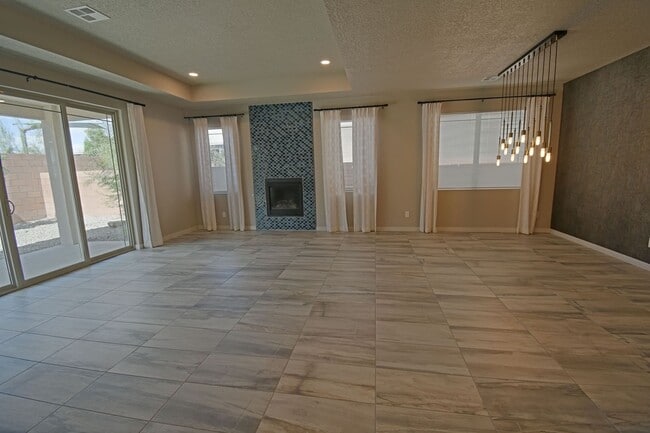 Photo - 4bd/3ba Spacious Home Available in the North Valley!