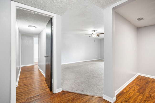 Photo - Affordable 3/2 in the Heart of Town And Co...