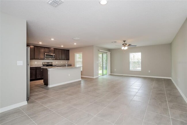 Photo - 349 Daffodil Ln