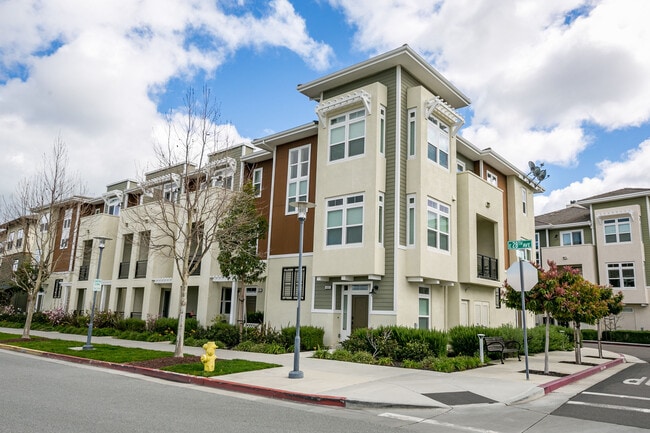 Photo - 460 E 28th Ave