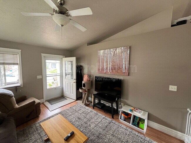 Photo - 4015 Berwick Ln