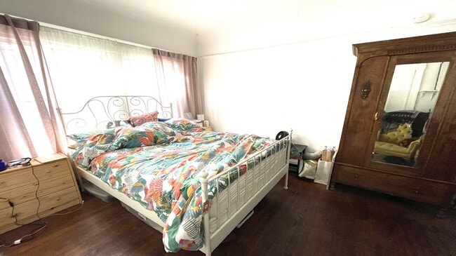 Bedroom - 2637 S Catalina St Unit 1