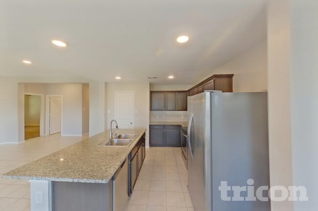 Photo - 1002 Meadow Wood Ln