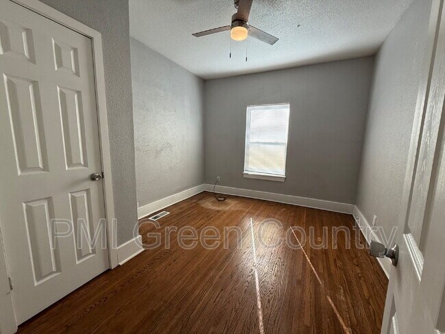 Photo - 620 S Zunis Ave