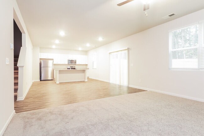 Photo - 199 Hamilton Pointe Dr