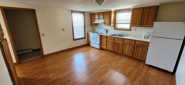 Building Photo - 8 Bond St Unit 10B