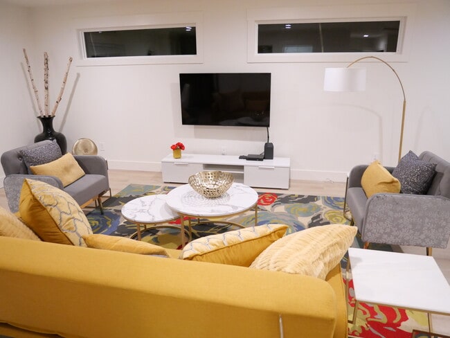Building Photo - 8112 Holanda Ln Unit Luxury 2 Bedroom Apartment