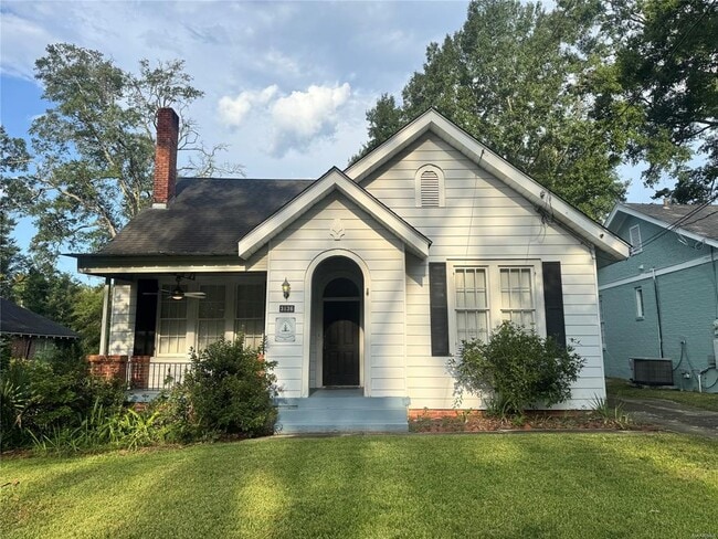 Building Photo - 3136 Montezuma Rd