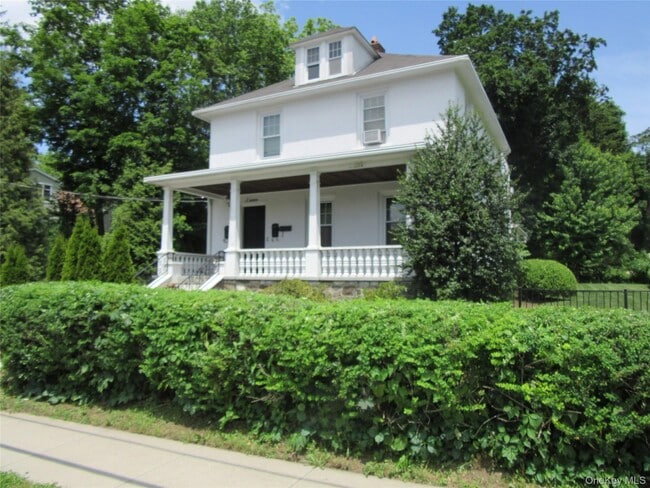 Building Photo - 7 Meadow Ln Unit 1