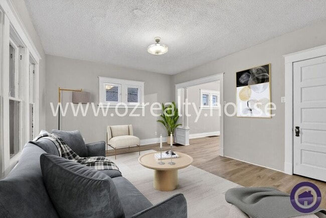 Photo - 450 Second St