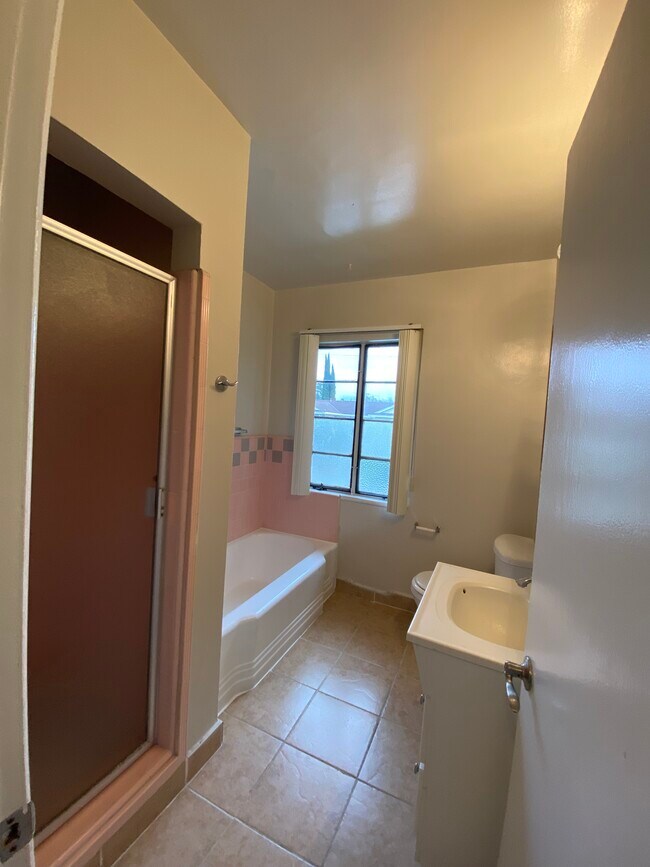 4837 Clybourn