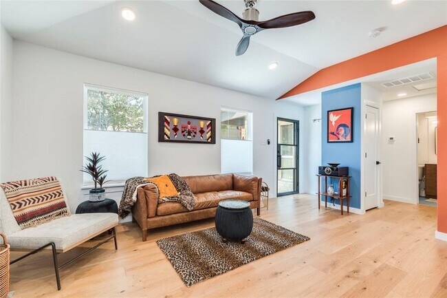 Photo - 9700 Sugar Hill Dr Unidad A