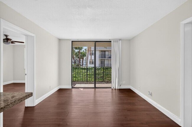 Photo - 706 Executive Center Dr Unit 23