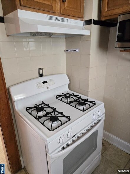 Photo - 221 Hayward Pl