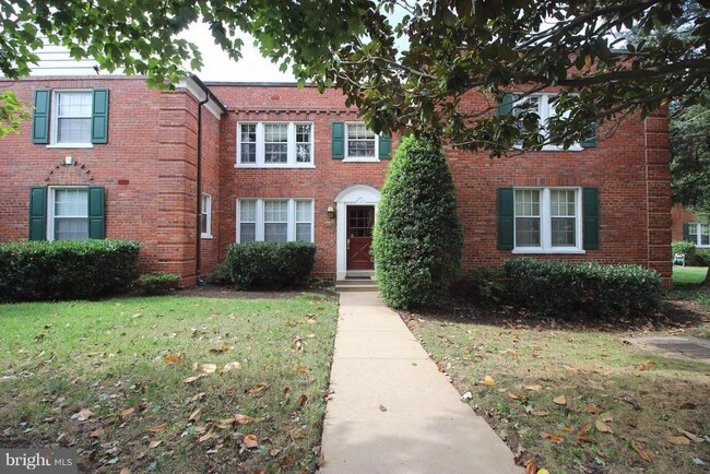 Building Photo - 1800 Queens Ln Unit 198 Rental