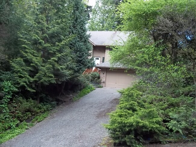 Photo - Bellevue Home with Some Nice Upgrades and Two Car Garage!