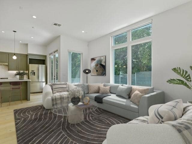 Photo - 2506 Sutherland St