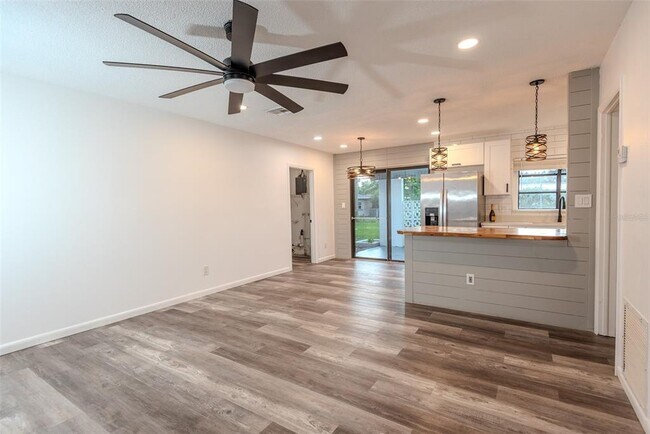 Photo - 6440 Greylynne St