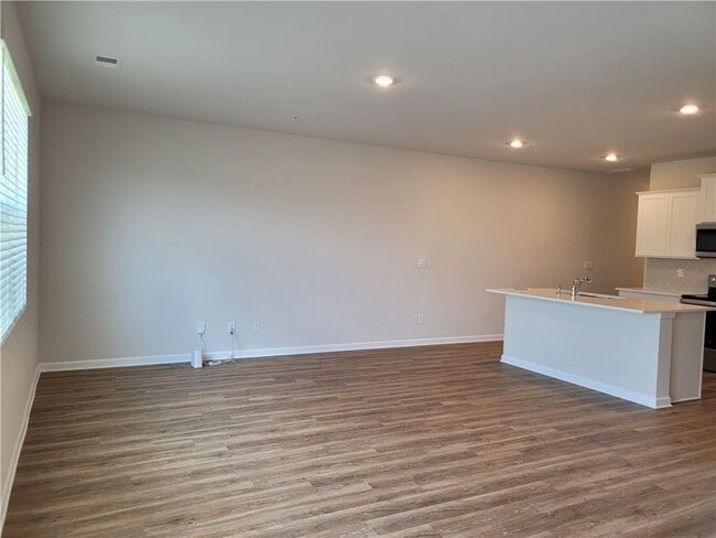 Photo - 310 Sound Cir