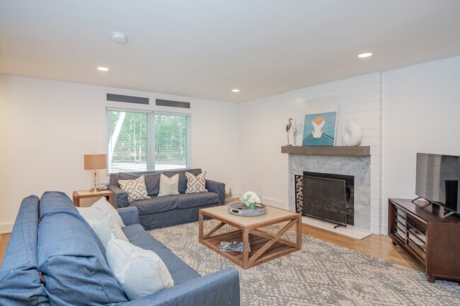 Photo - 463 Merchants Path