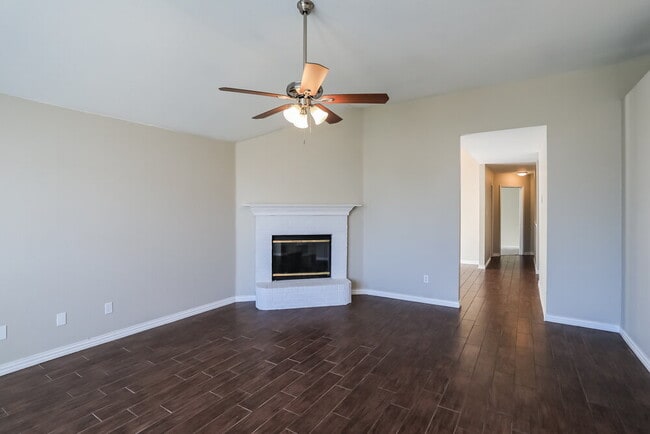 Photo - 5800 Magnum Dr