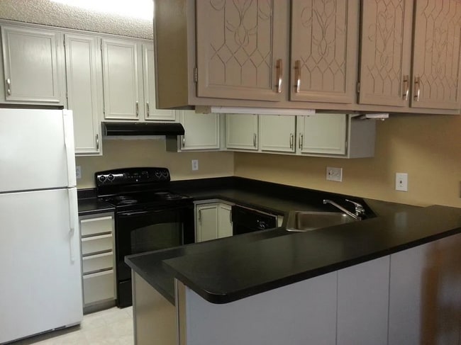 Photo - Beautiful 2BR/2BA Condo with Pools, Parkin...