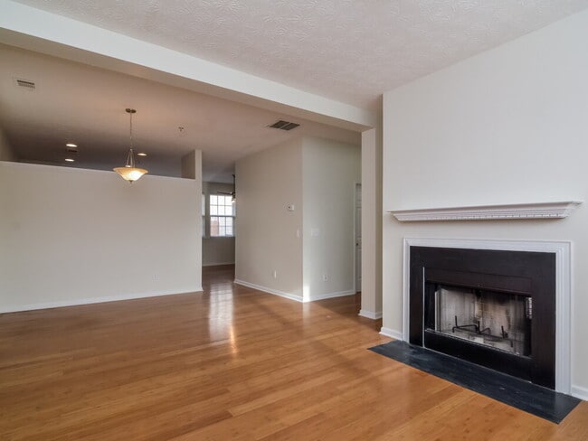 Photo - 142 Weatherstone Square Dr