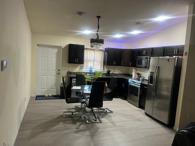 Photo - 2054 Detroit Dr