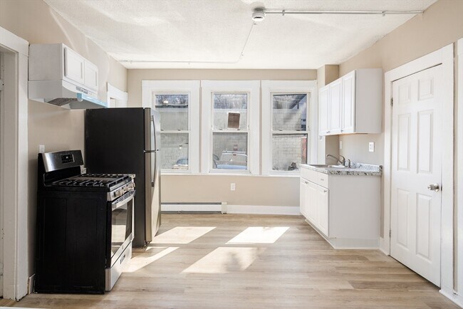 Photo - 50 Common St Unit 3