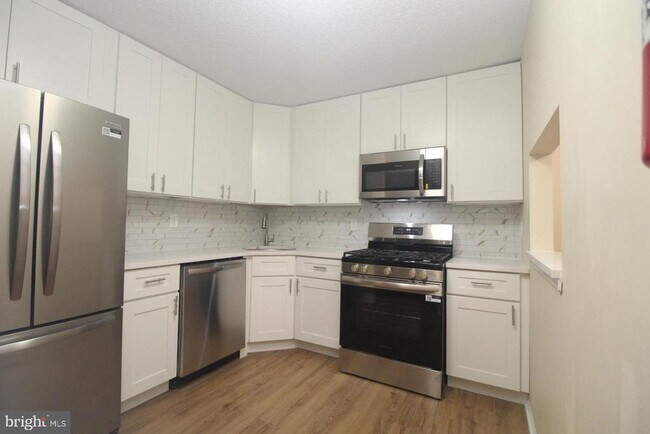 Photo - 58 CHAMBORD Ct Apartamento