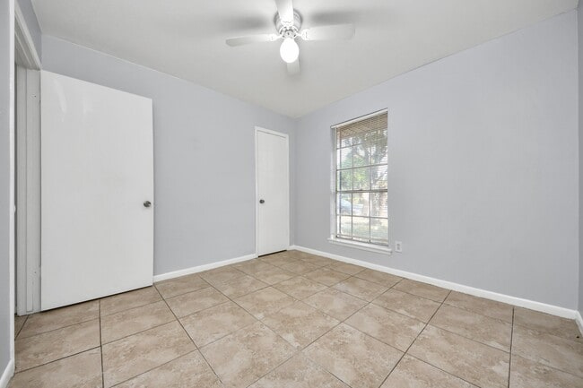 Photo - 3806 Charriton Dr