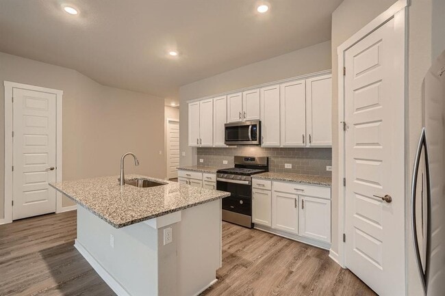Photo - 2032 Wilsons Warbler Dr