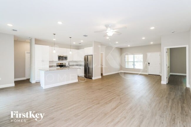 Photo - 356 Garbelmann St