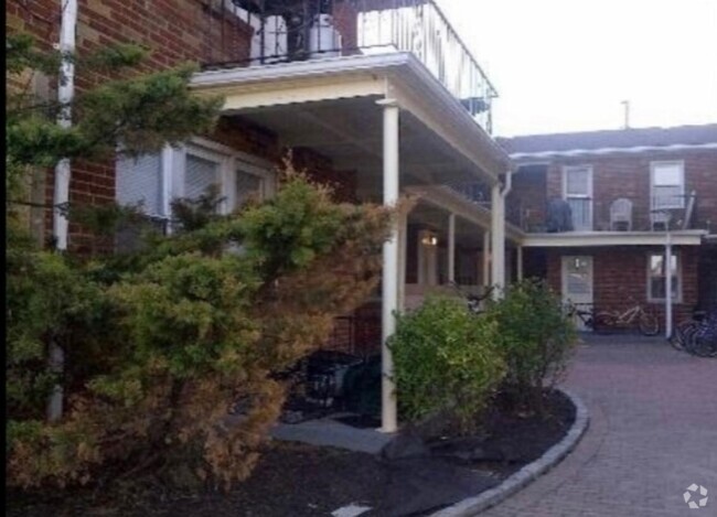 Building Photo - 750 E Broadway Unit B4 Rental